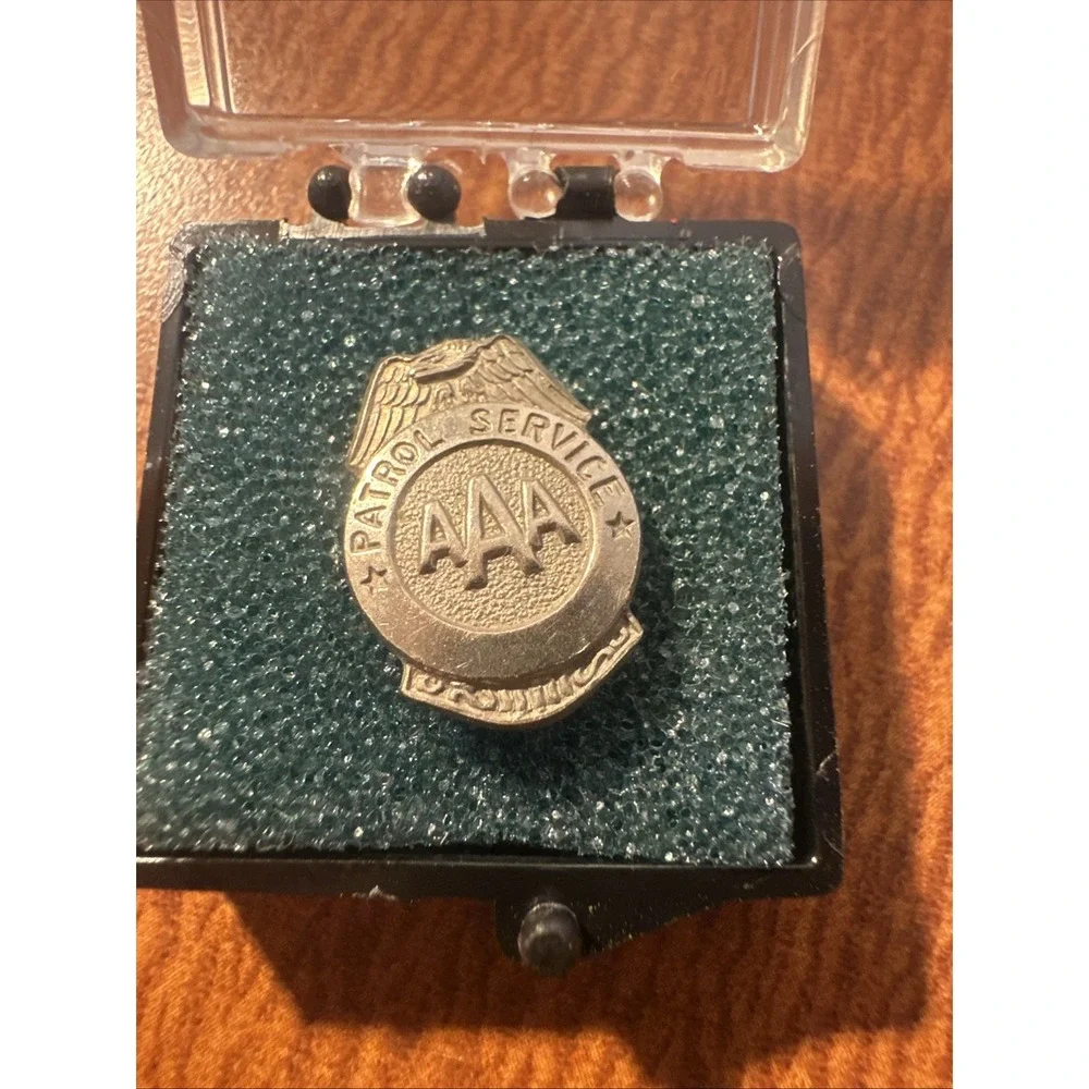 VINTAGE 1950-60'S‎ AAA SAFETY PATROL MINIATURE LAPEL PIN!